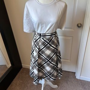 A line skirt for the office
